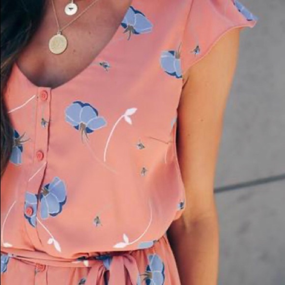 *NWT* FLORAL BUTTON DOWN BELTED JUMPSUIT - Picture 2 of 5